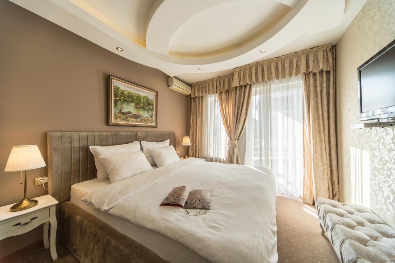 Garni Hotel President De Luxe Kragujevac Eksteriør bilde